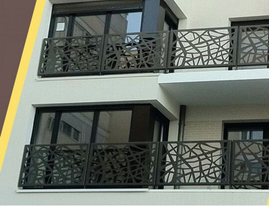 بررسی حفاظ پنجره ساده و فرفوژه: انتخاب مناسب برای امنیت و زیبایی ساختمان